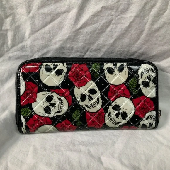 Loungefly Wallet Roses and Skulls - Picture 2 of 6